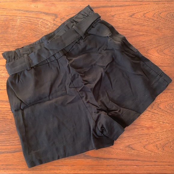 H&M Paperbag Shorts - Picture 4 of 7